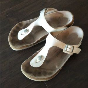 White size 39 Gizeh Birkenstocks